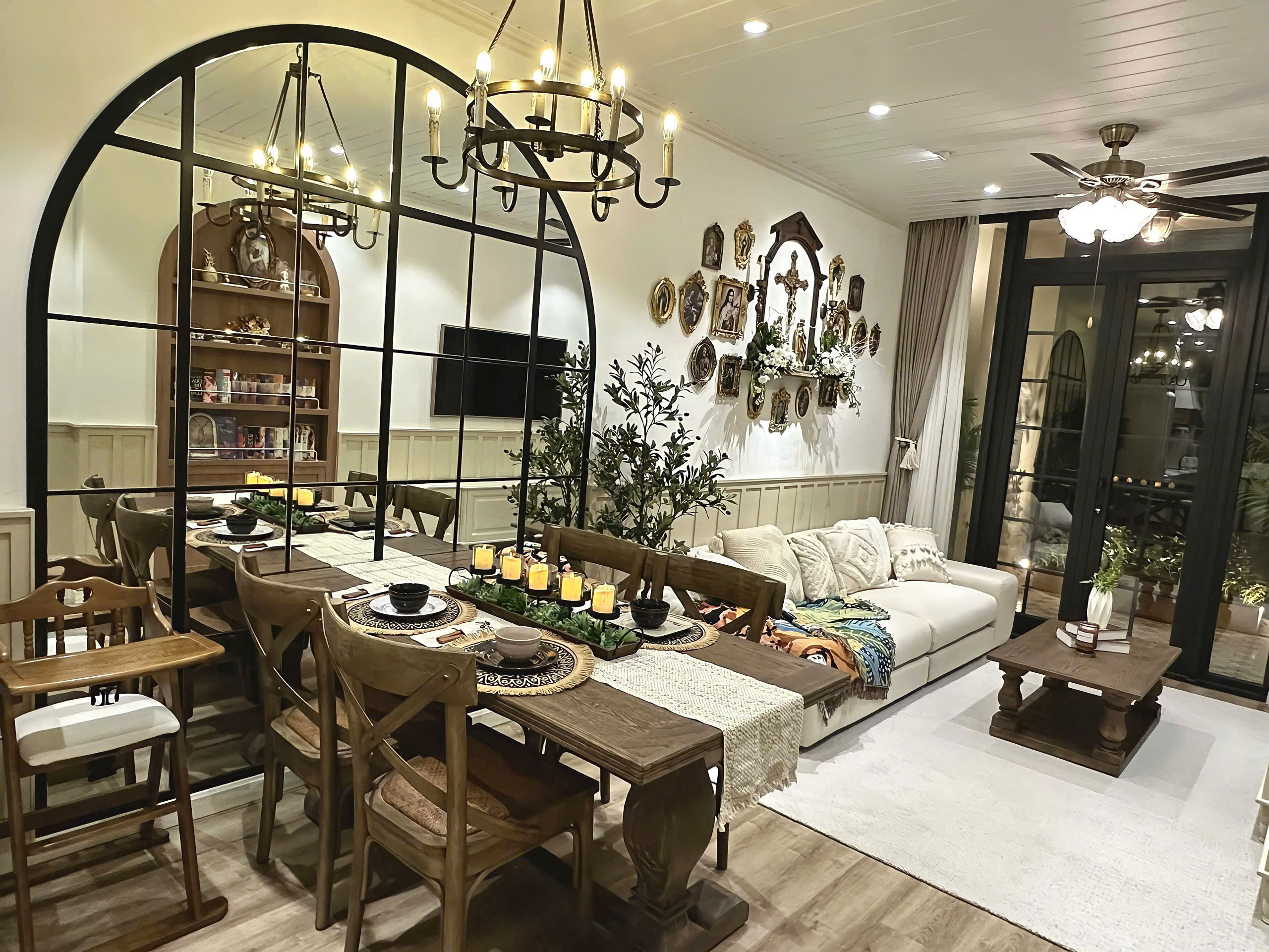 Nhà 4 tầng 65,5m2 mặt tiền Nguyễn Thiện Thuật, trung tâm phố tây Nha Trang. Cách biển Trần Phú 400m