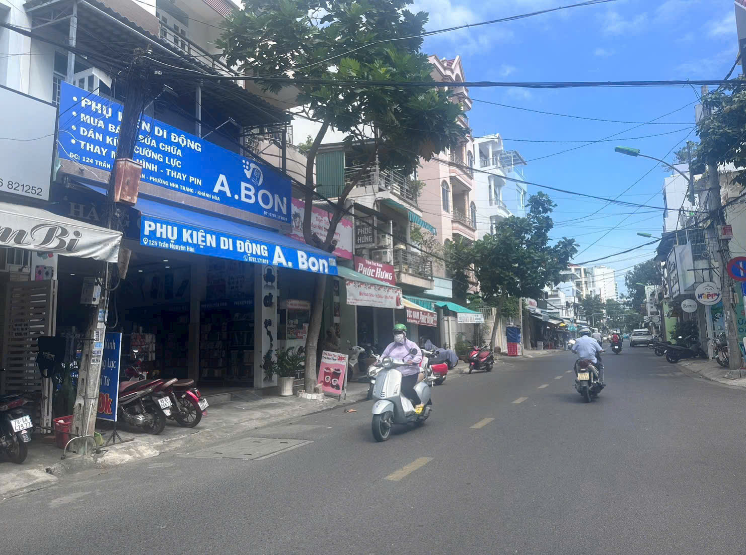 Nhà 3 tầng 62,2m2 mặt tiền Trần Nguyên Hãn, ngay chợ trung tâm Nha Trang. Đang cho thuê & cách biển 2,5km