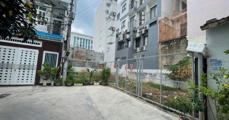 Đất 201m2 hẻm 24 Hùng Vương, trung tâm phố tây sầm uất Nha Trang. Đang cho thuê 40tr/tháng, cách biển 400m 3 Đất 201m2 hẻm 24 Hùng Vương, trung tâm phố tây sầm uất Nha Trang. Đang cho thuê 40tr/tháng, cách biển 400m