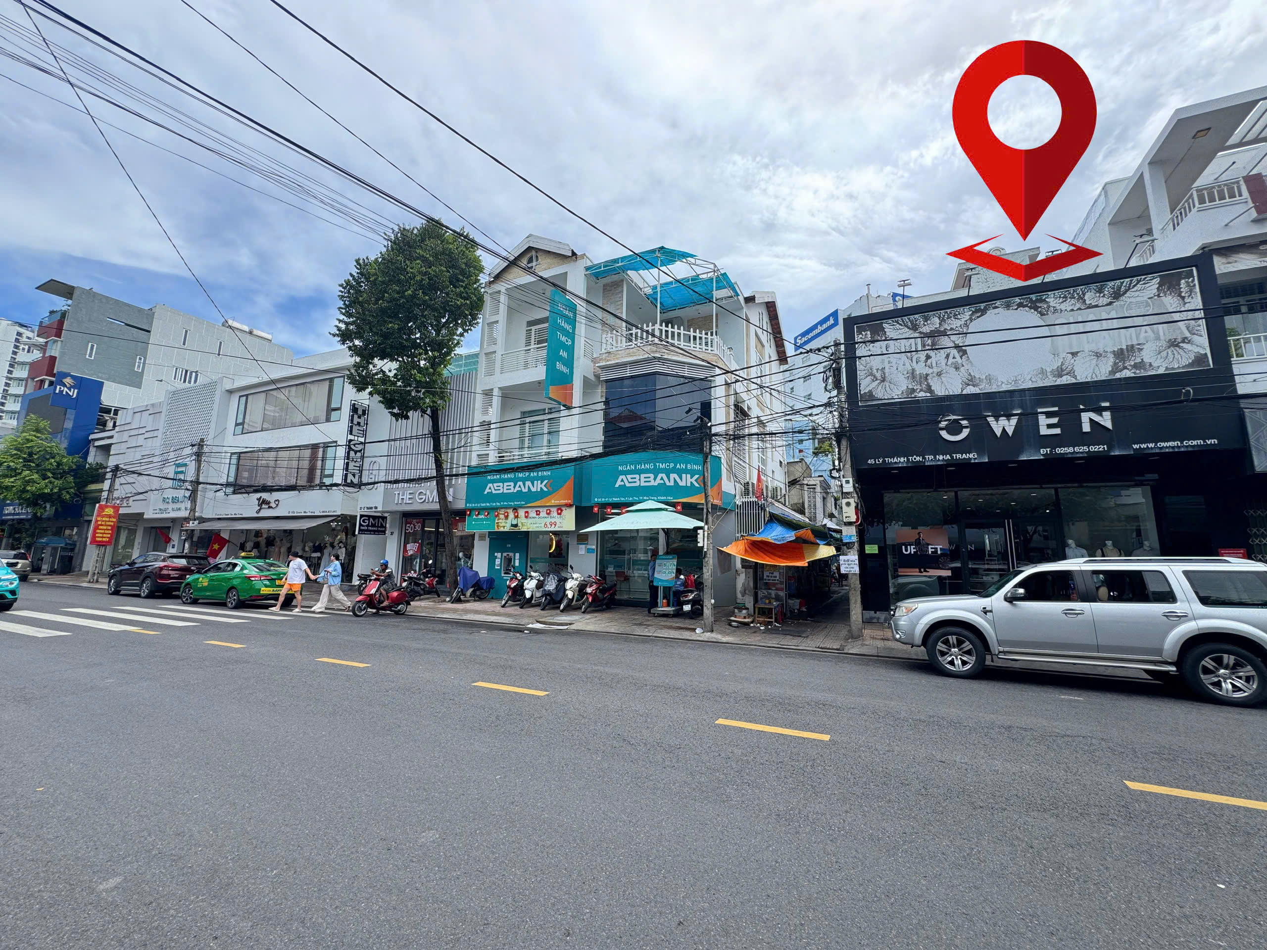 Nhà cấp 4 căn góc 66,4m2 mặt tiền Lý Thánh Tôn, trung tâm Nha Trang. Đang cho thuê 60tr/tháng, cách biển 600m