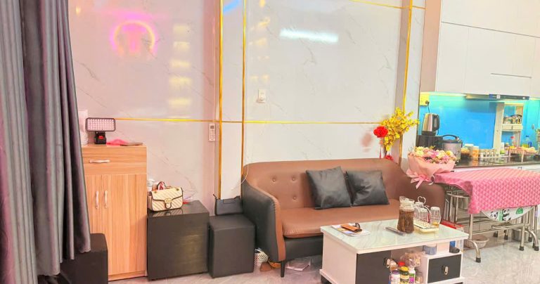 Nhà 4 tầng 28,4m2 hẻm Hùng Vương, trung tâm phố tây Nha Trang. Cách biển chỉ 400m, giá tốt an cư 10 Nhà 4 tầng 28,4m2 hẻm Hùng Vương, trung tâm phố tây Nha Trang. Cách biển chỉ 400m, giá tốt an cư