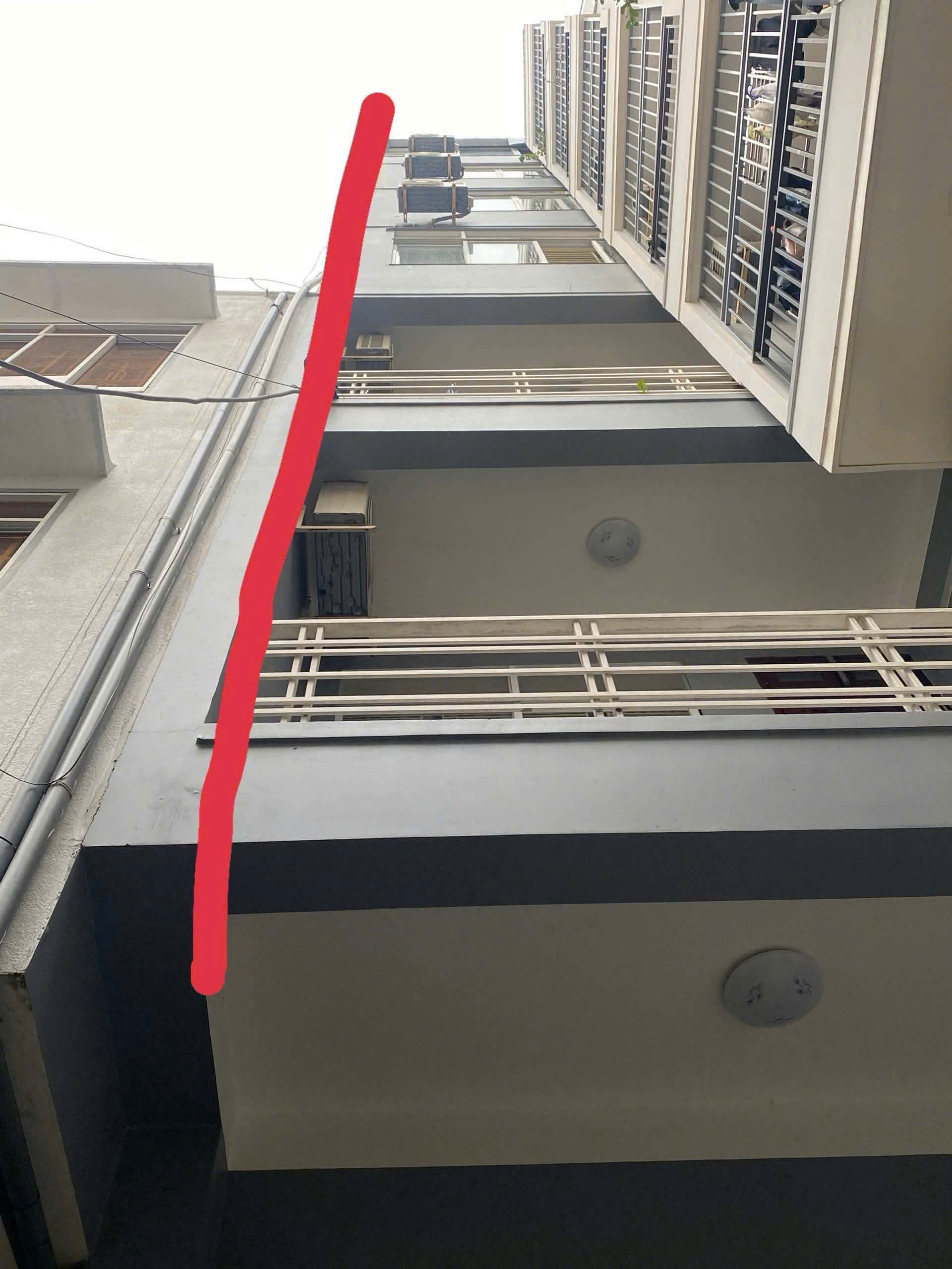 Tòa căn hộ 7 tầng 57,2m2 hẻm Nguyễn Thiện Thuật, trung tâm phố tây đang cho thuê full. Cách bãi tắm Trần Phú 500m