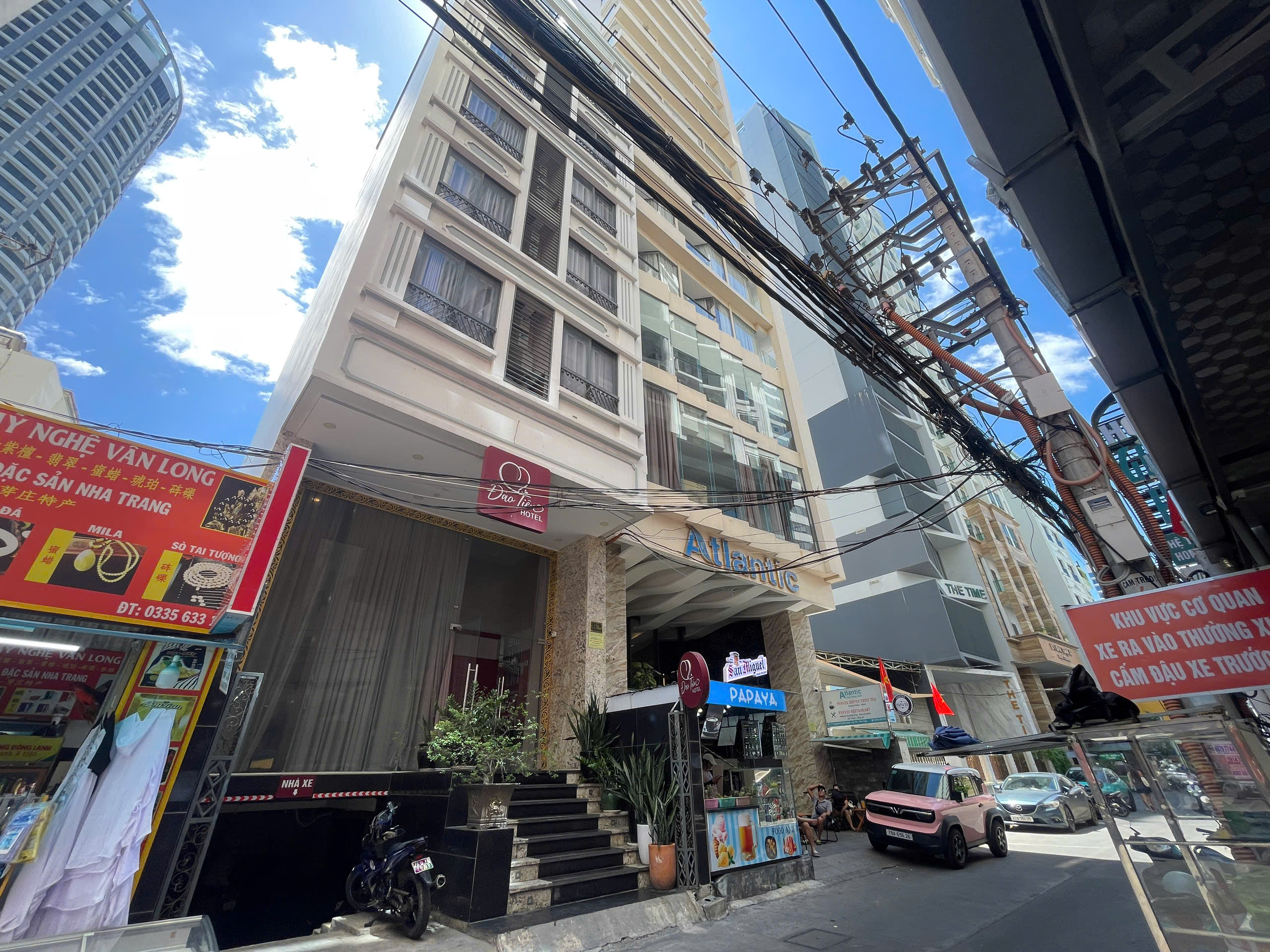 Khách sạn 8 tầng 19 phòng 89m2 hẻm Nguyễn Thị Minh Khai, cách Tháp Trầm Hương 250m